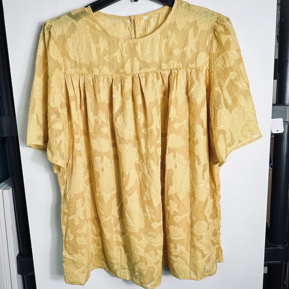 The Unbranded Brand Tops - Yellow Floral Textured Peasant‎ Blouse Women's XXL Short Sleeve Top